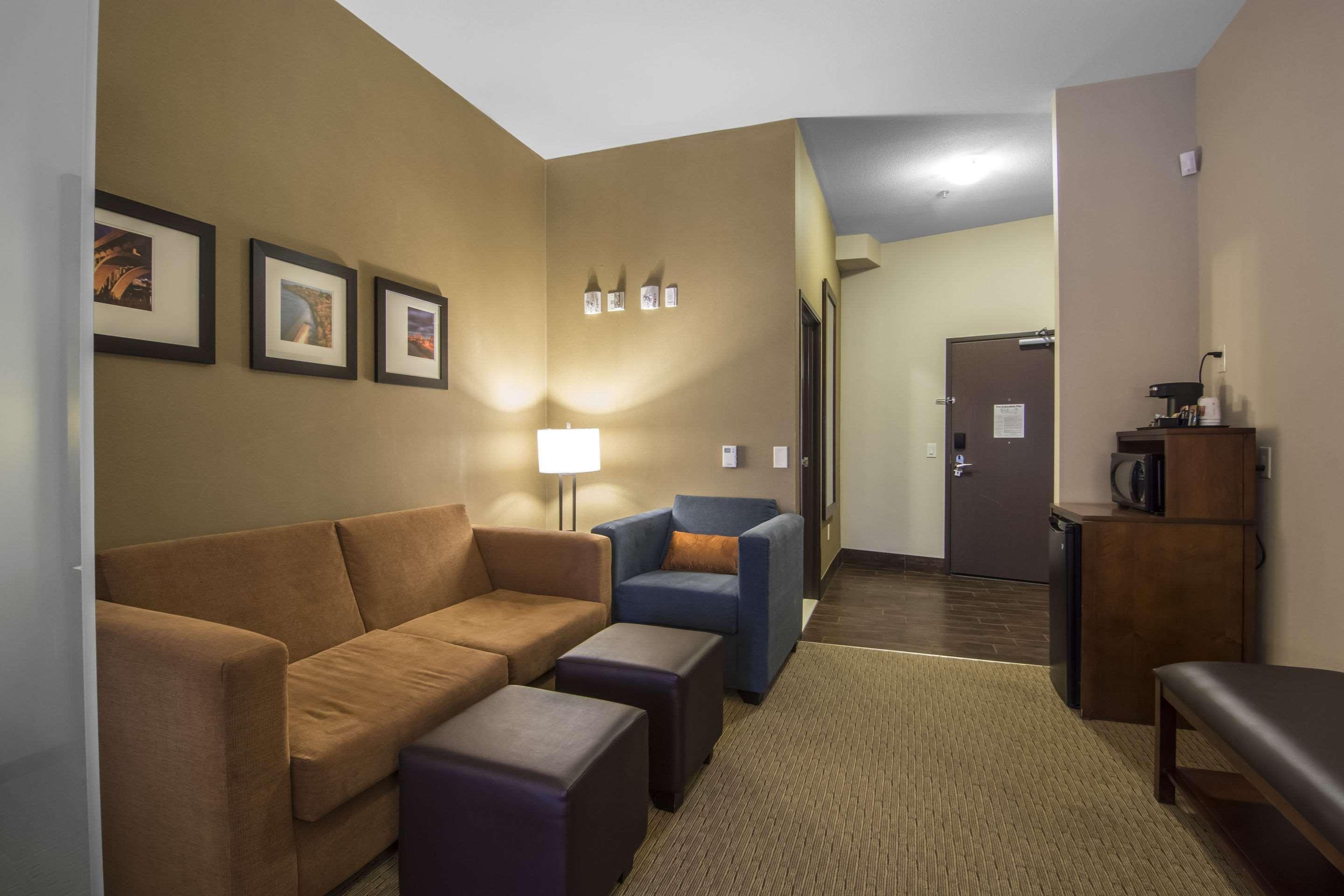 Comfort Suites Saskatoon Exterior foto